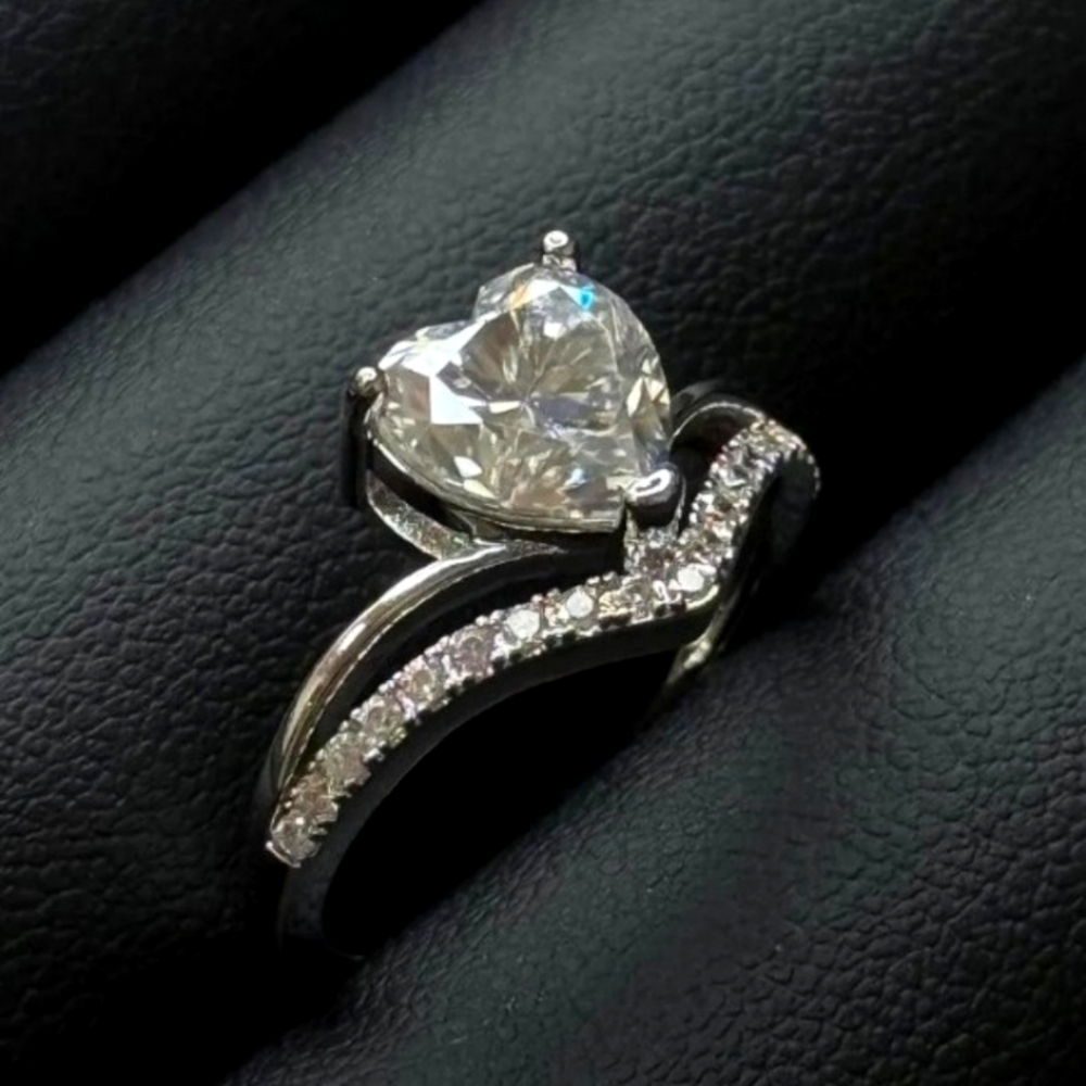 Mossanite Heart Ring
